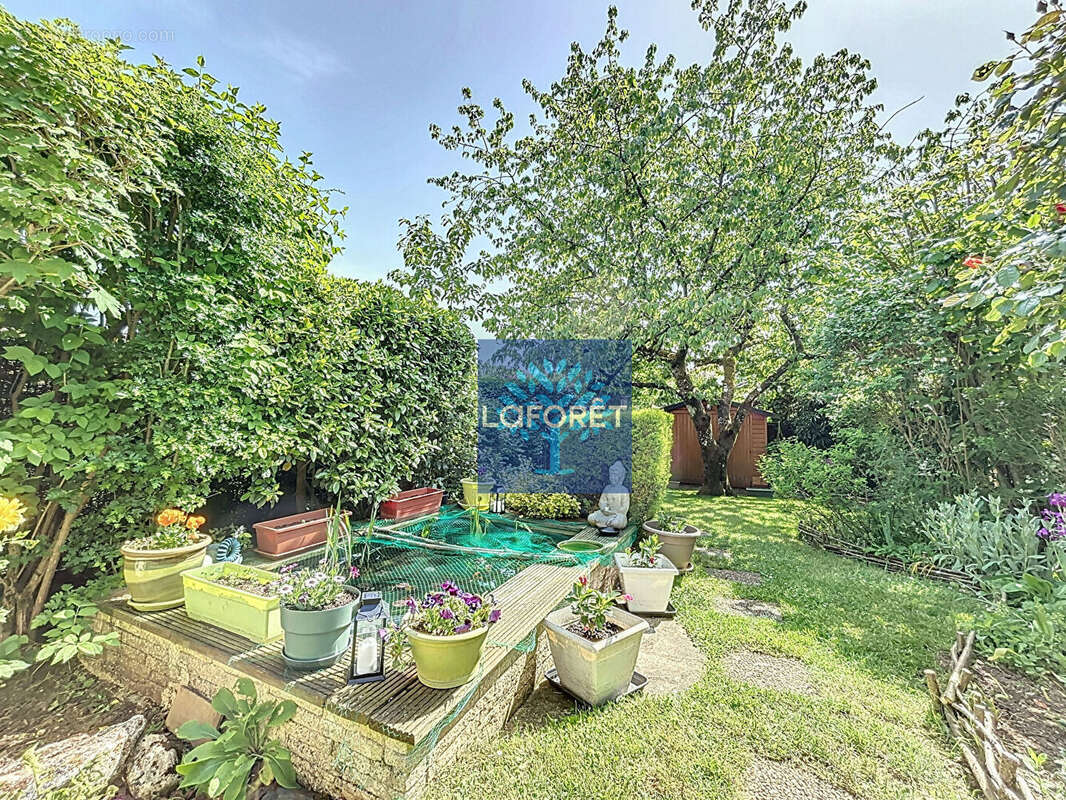 Maison à VERT-SAINT-DENIS