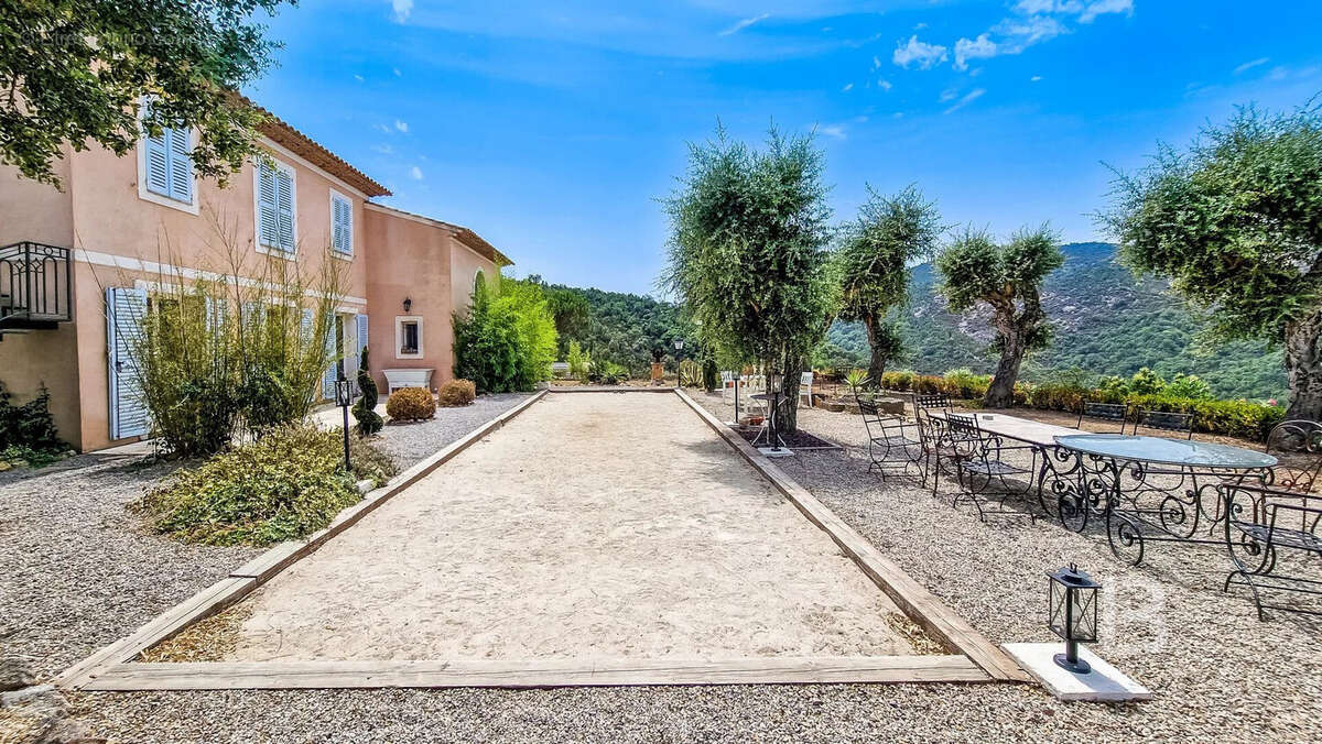 Maison à PLAN-DE-LA-TOUR