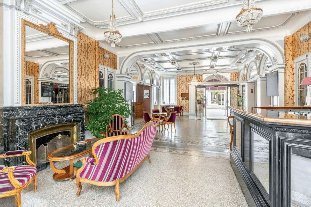 Hôtel 3 étoiles de 3000m² avec grand parc - photo 5