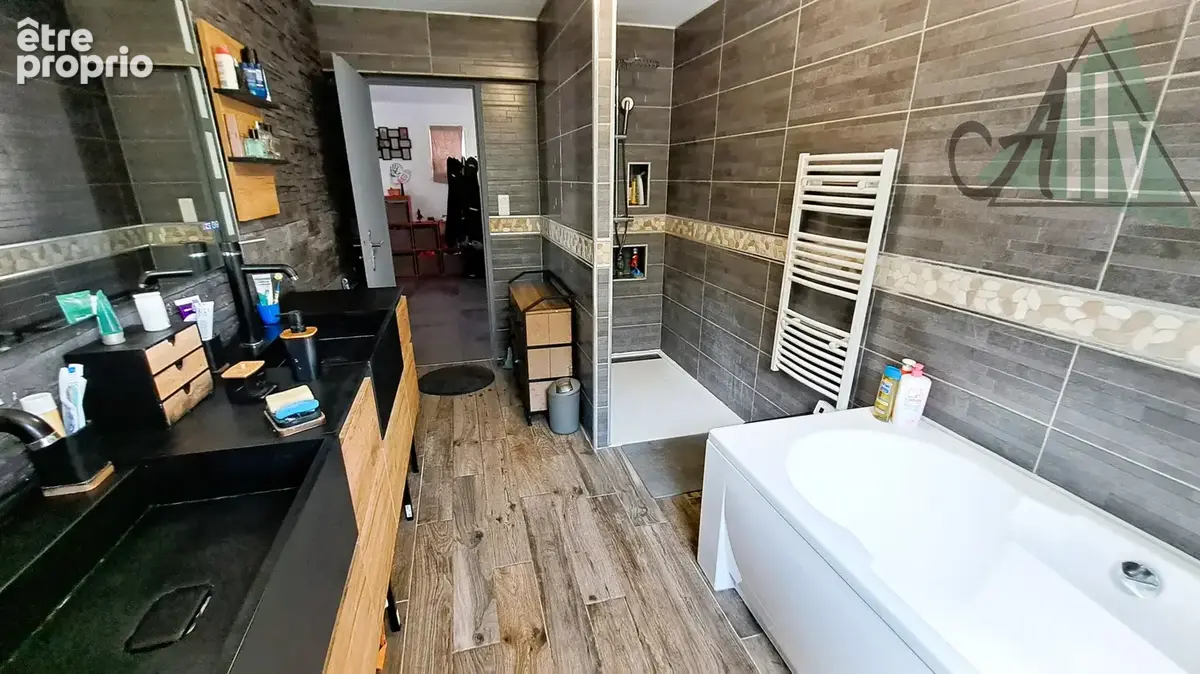 SERGINES - Pavillon récent de plain-pied de 96 m2 avec 2 chambres, étage pré-aménagé et jardin - photo 7