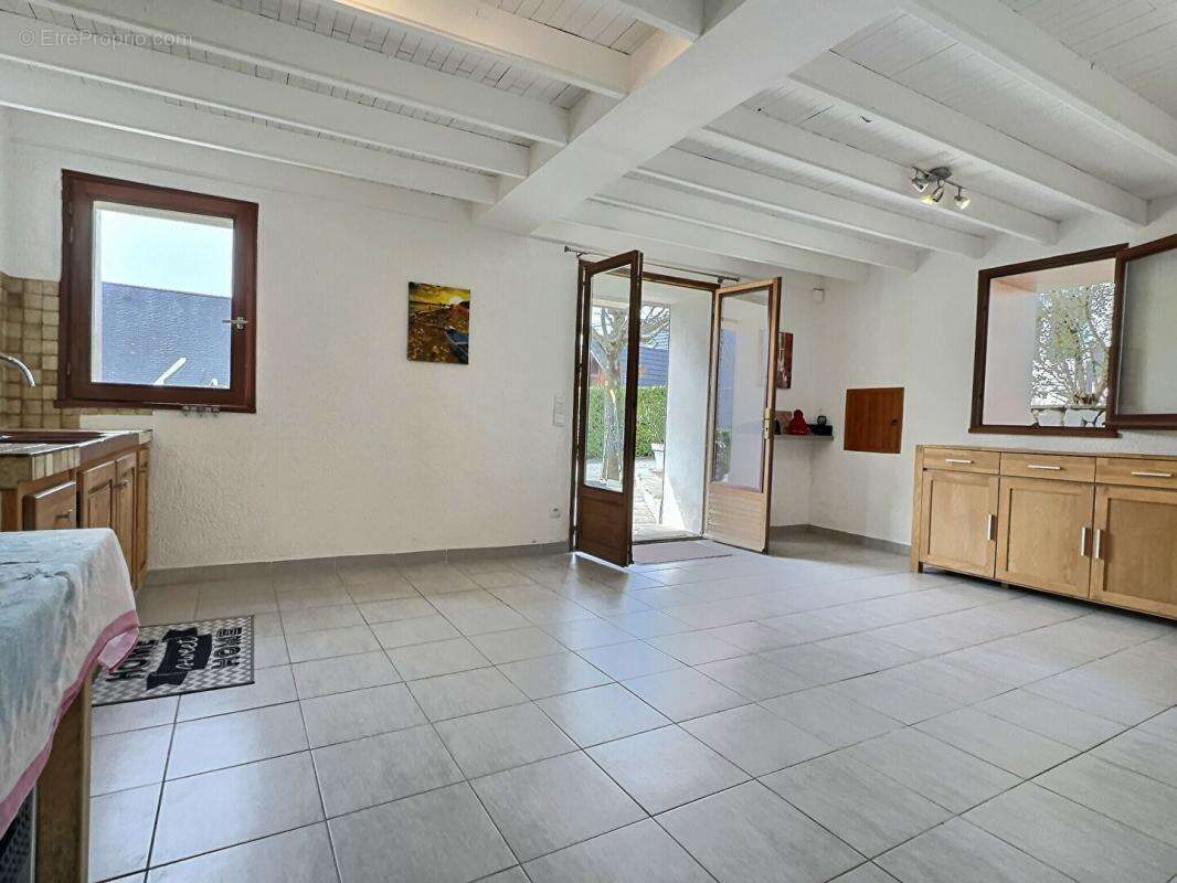 Proche Chambéry ! Propriété de charme, avec piscine et gîte, composée de deux maisons indépendantes sur 2800m2 de terrain - photo 15