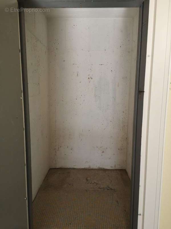 Commerce à PARIS-16E