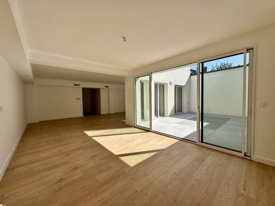Appartement à BORDEAUX