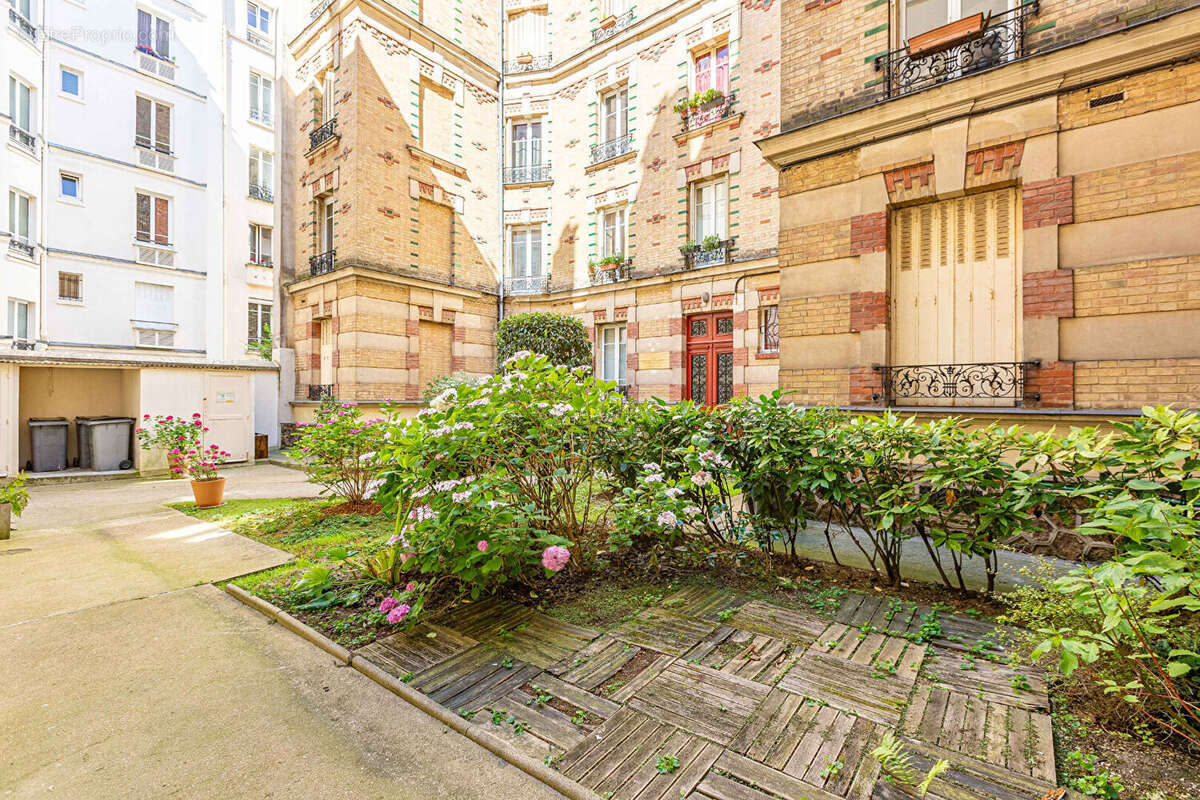 Appartement à NEUILLY-SUR-SEINE