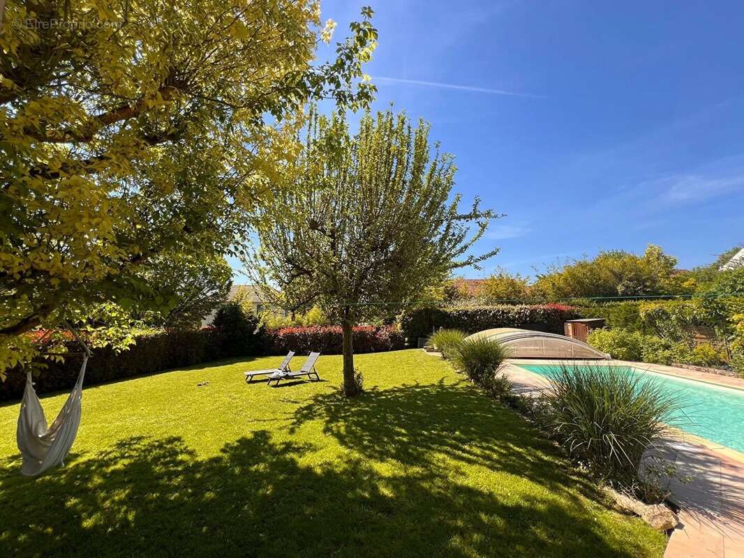 Maison à SAINT-NOM-LA-BRETECHE