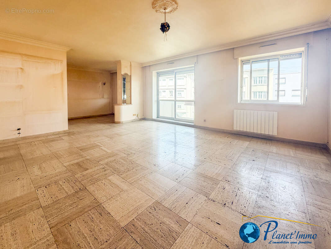 Appartement à SAINT-ETIENNE