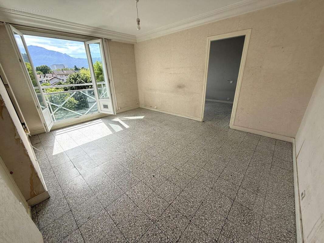 Appartement à MEYLAN