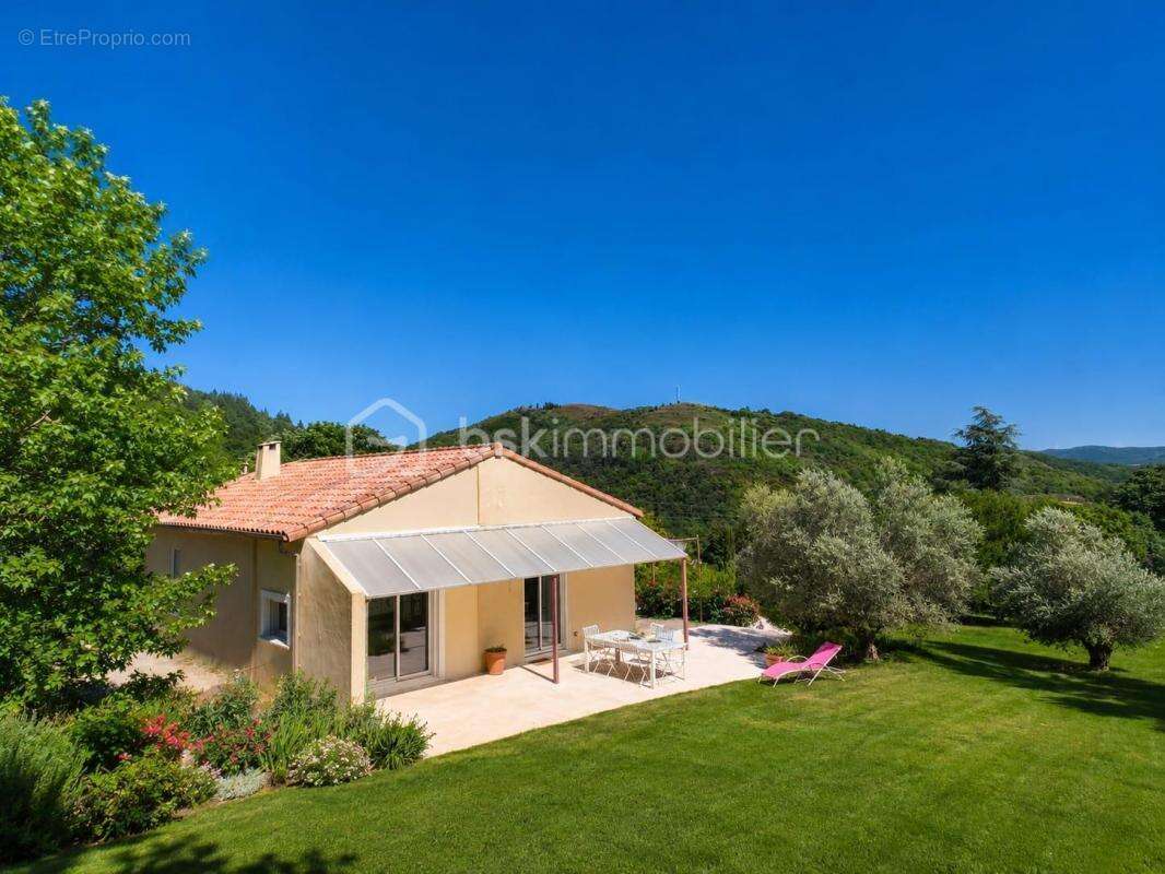 Villa d’architecte au cœur de la nature avec vue sur les montagnes - photo 21