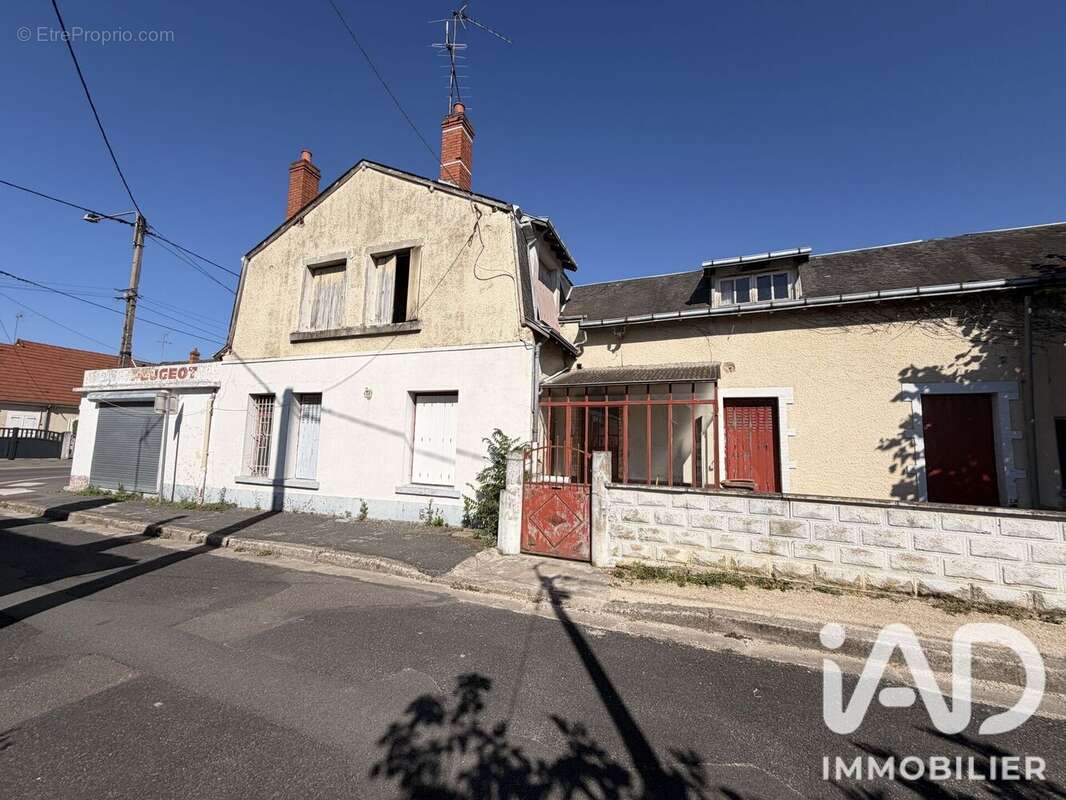 Appartement 336 m² à Vierzon  - photo 6