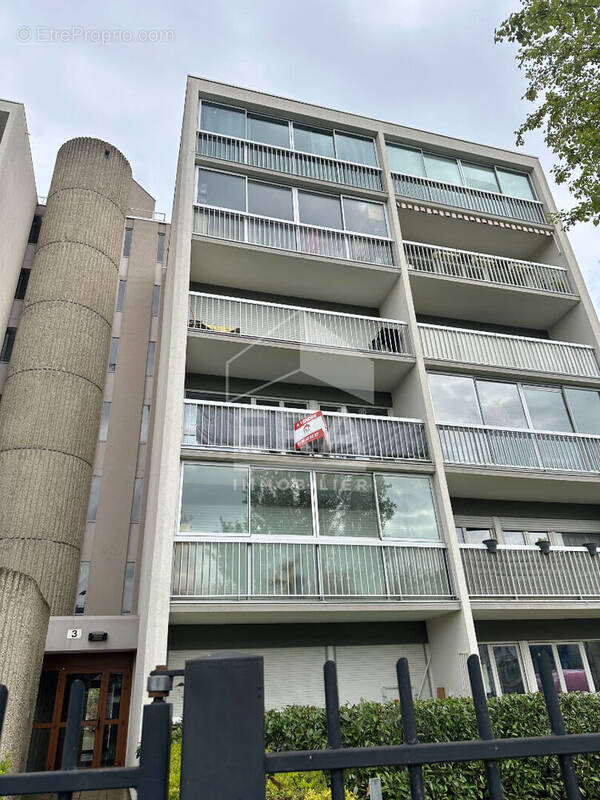Appartement à SARTROUVILLE