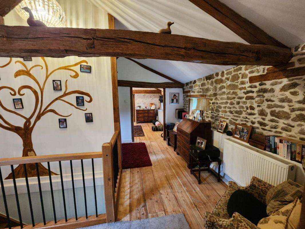 Maison à BUSSIERE-POITEVINE