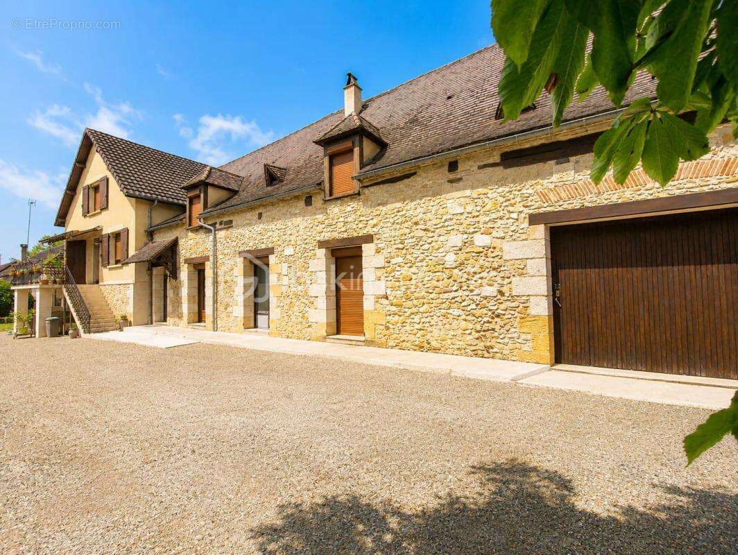 Maison de caractère avec deux habitations, piscine et 3 035 m² de terrain – Aux portes de Bergerac - photo 17
