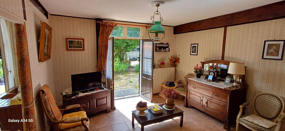 Salon - Maison à LEZINNES
