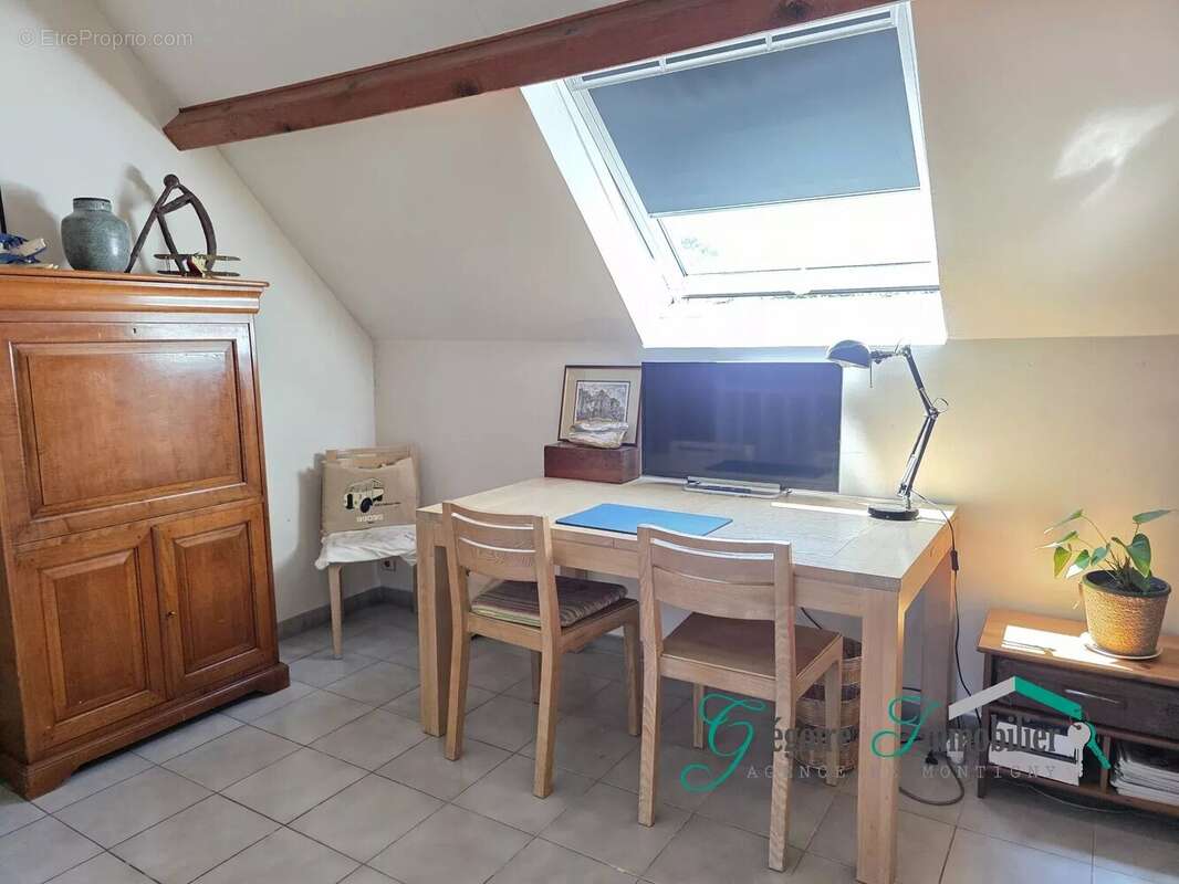 Maison à MONTCOURT-FROMONVILLE