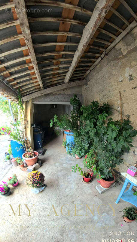 Caux   Maison vigneronne de caractère de 153 m2 avec cour arborée, dépendances et garage de plus de 100 m2 - photo 17