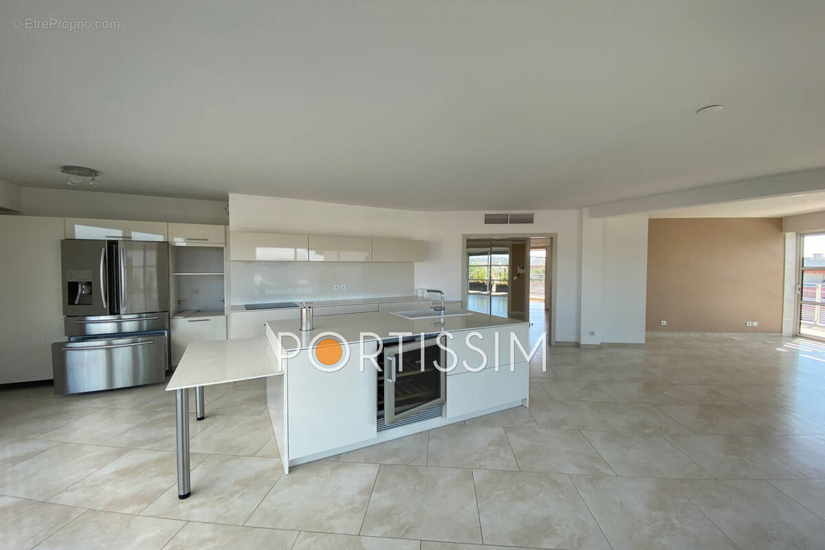 Appartement 107 m² à Cagnes-Sur-Mer  - photo 2