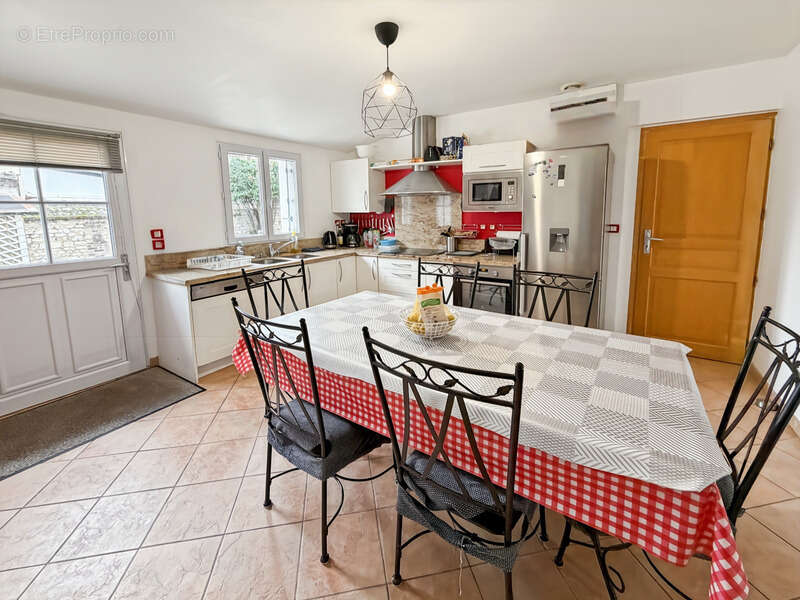 Maison à SAINT-ETIENNE-DU-ROUVRAY