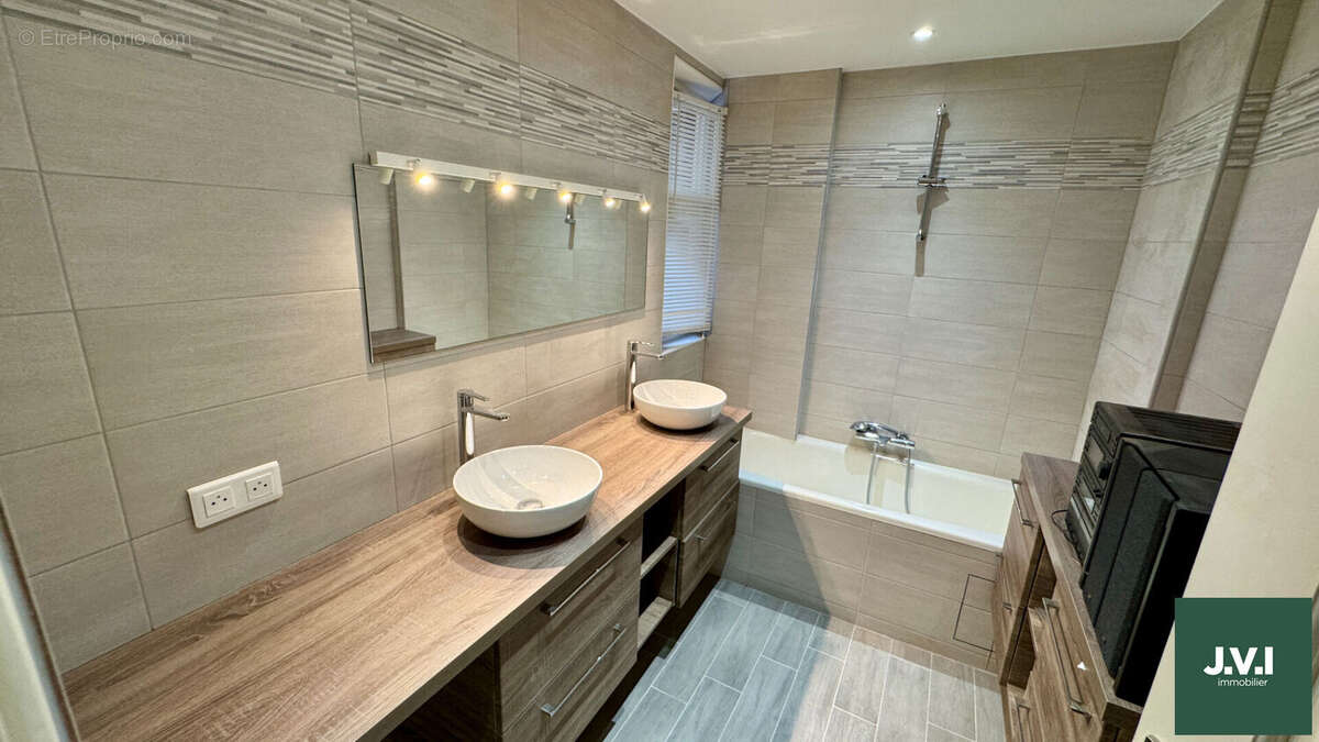 Appartement à ENGHIEN-LES-BAINS