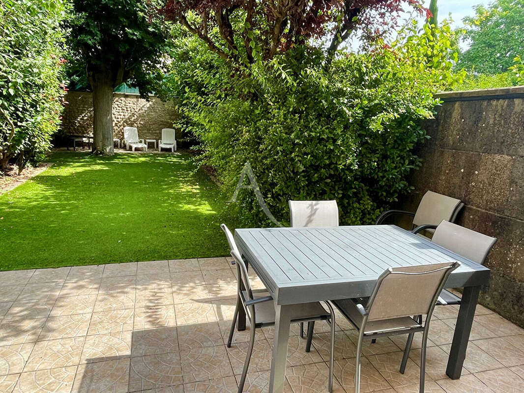 Quartier Théâtre - Maison 167m² + Jardin - photo 7