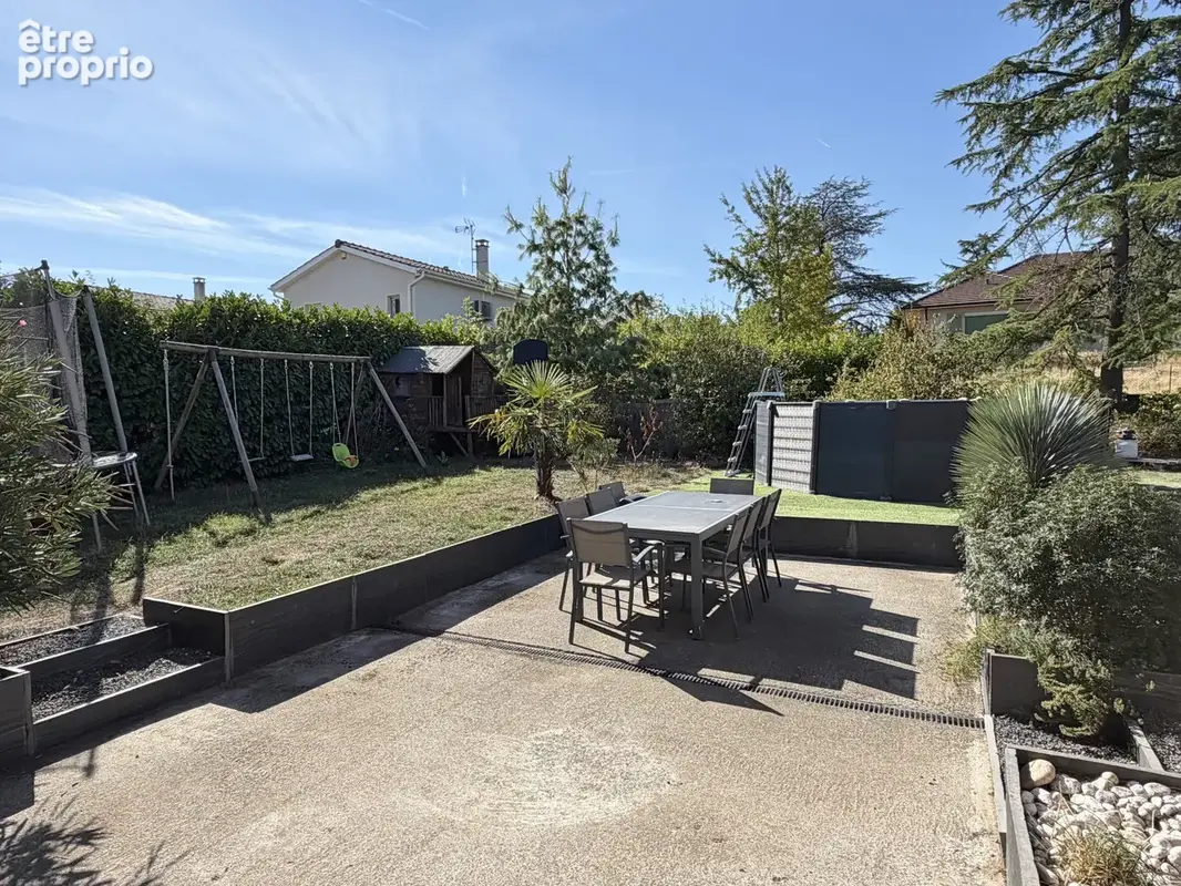 Très belle maison familiale de 260 m2 rénovée avec goût sur terrain de 1500 m2 au calme - photo 8