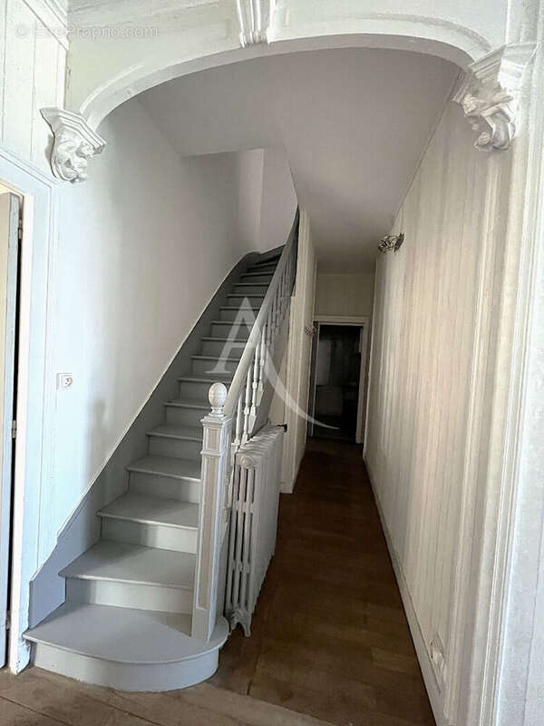 Maison à NEUILLE-PONT-PIERRE