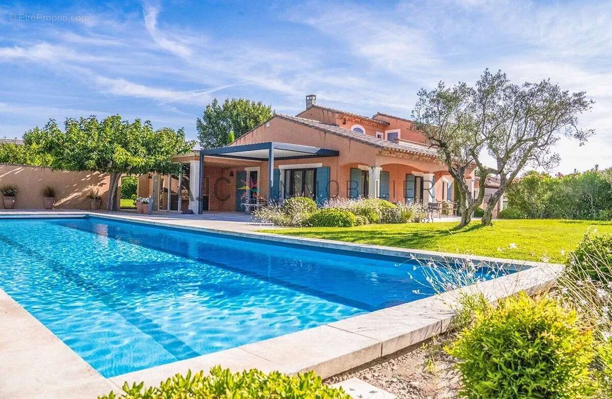 Saint-rémy-de-provence – propriété rénovée en 2019 – piscine 15 x 5 m – possibilité d'extension - photo 2