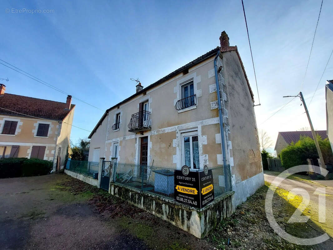 Maison à ETAIS-LA-SAUVIN
