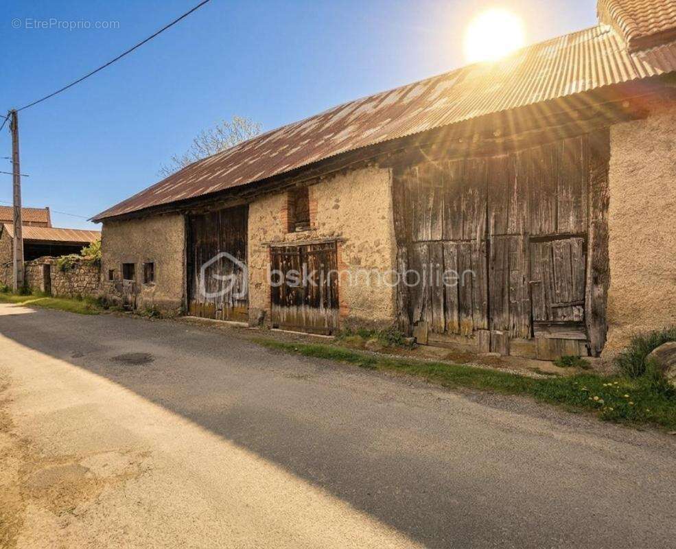 Maison à CHARBONNIERES-LES-VIEILLES