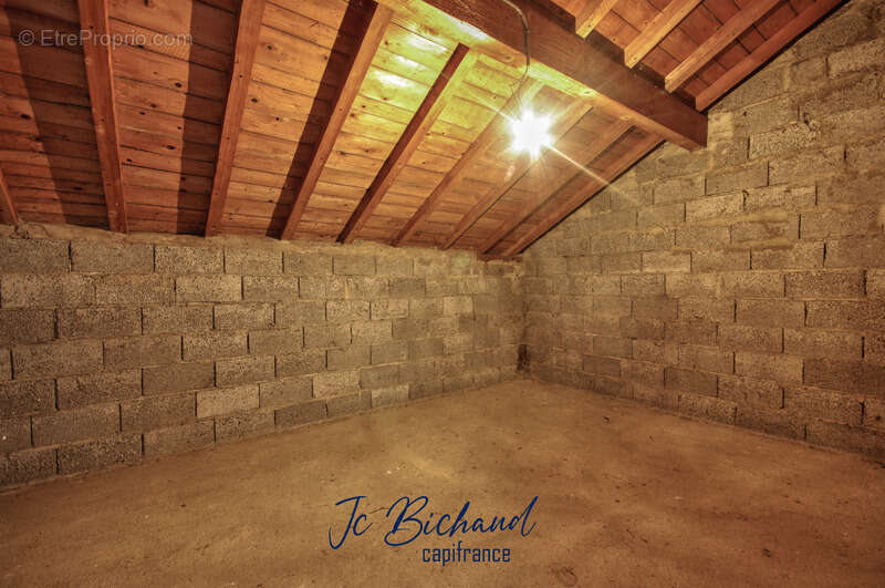 Maison à COLLONGES-AU-MONT-D&#039;OR