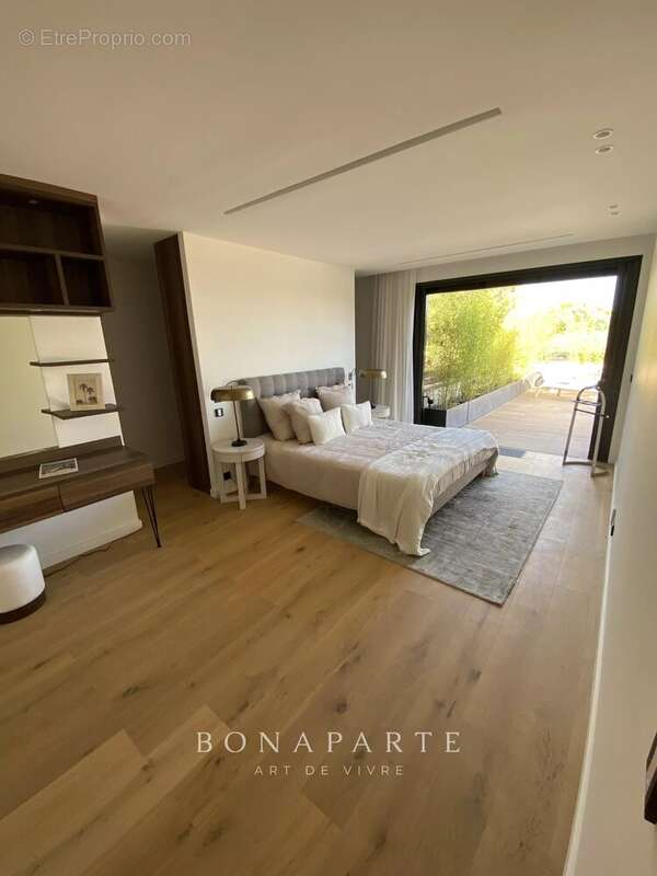 Sainte-maxime - jolie villa contemporaine de 230m² - a pieds de la plage de la nartelle - photo 6