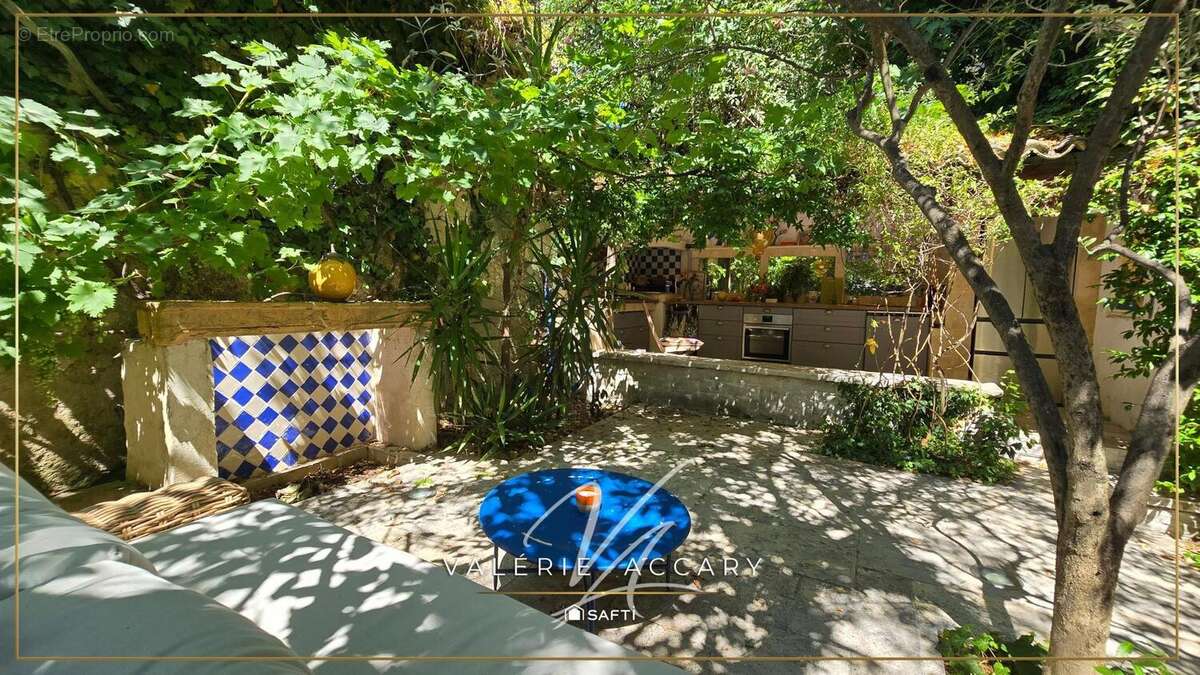 Maison 441 m² à La Roquebrussanne  - photo 3
