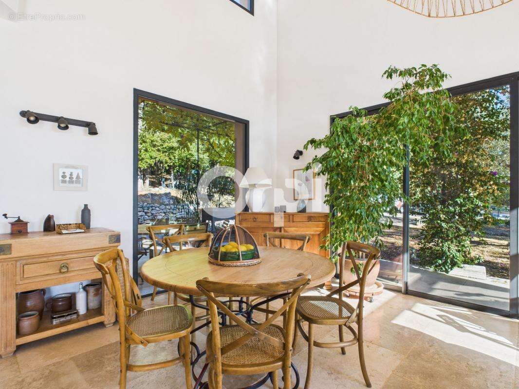 Maison à MONTAUROUX