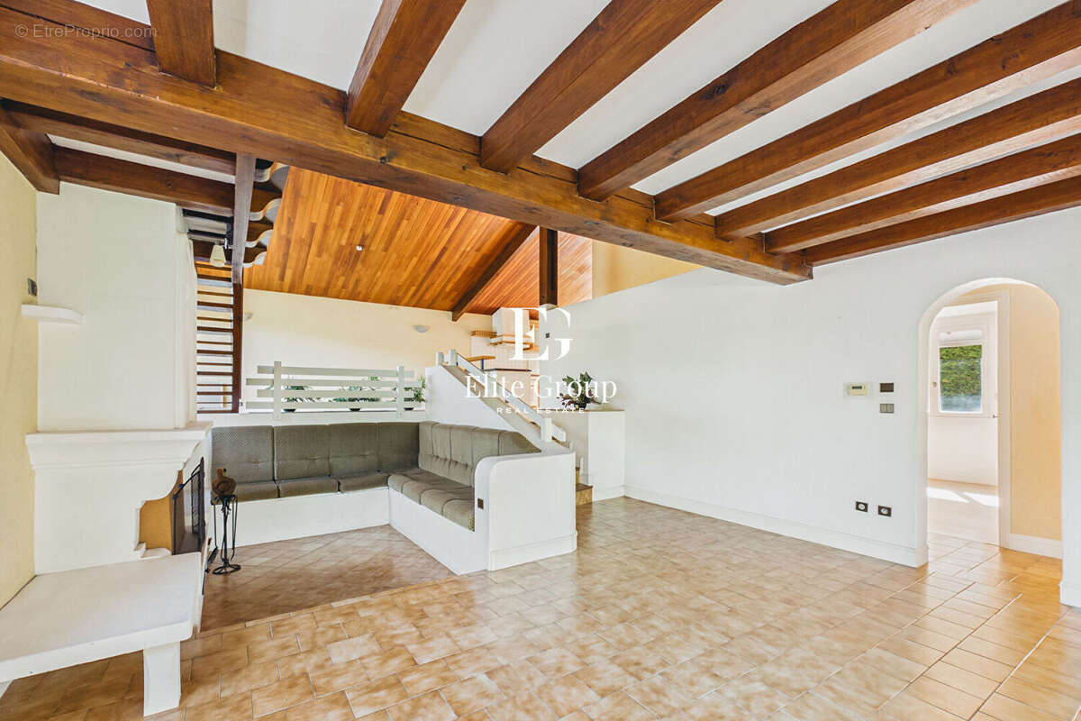 Maison à LINARS