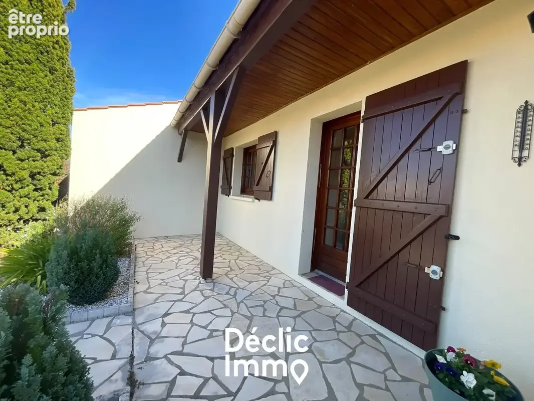 Maison à vendre à Angles  À 15 minutes des plages de La Tranche-sur-mer et de Longeville-sur-mer - photo 2