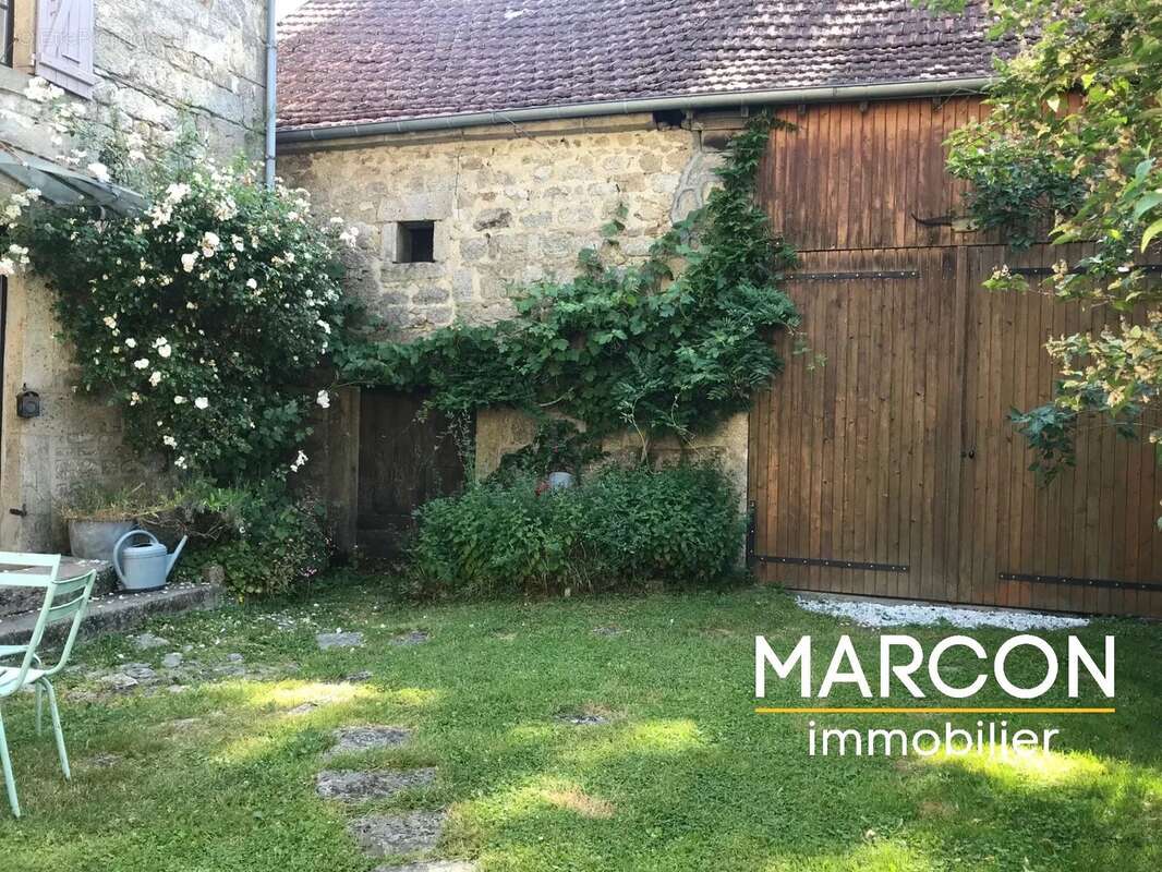 Maison à SAINT-PIERRE-BELLEVUE