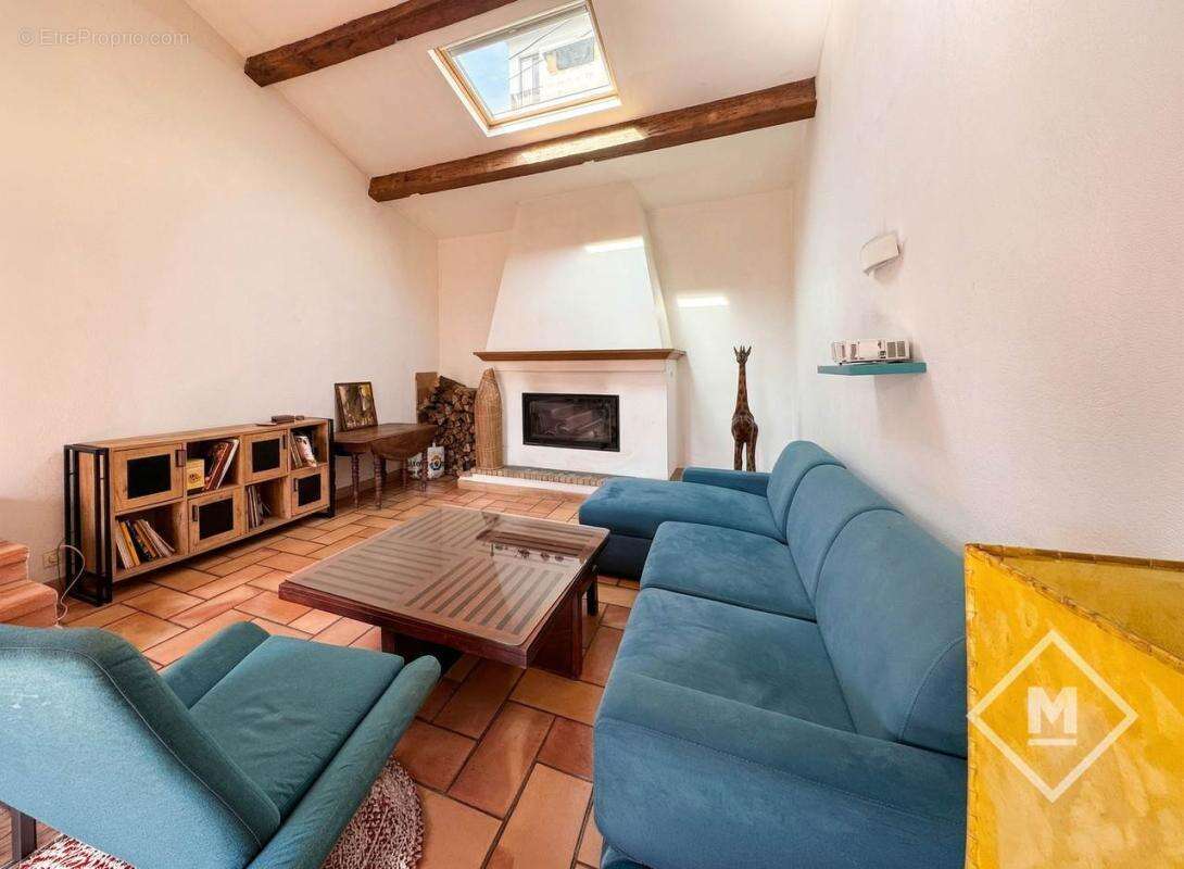 Appartement à MARSEILLE-4E