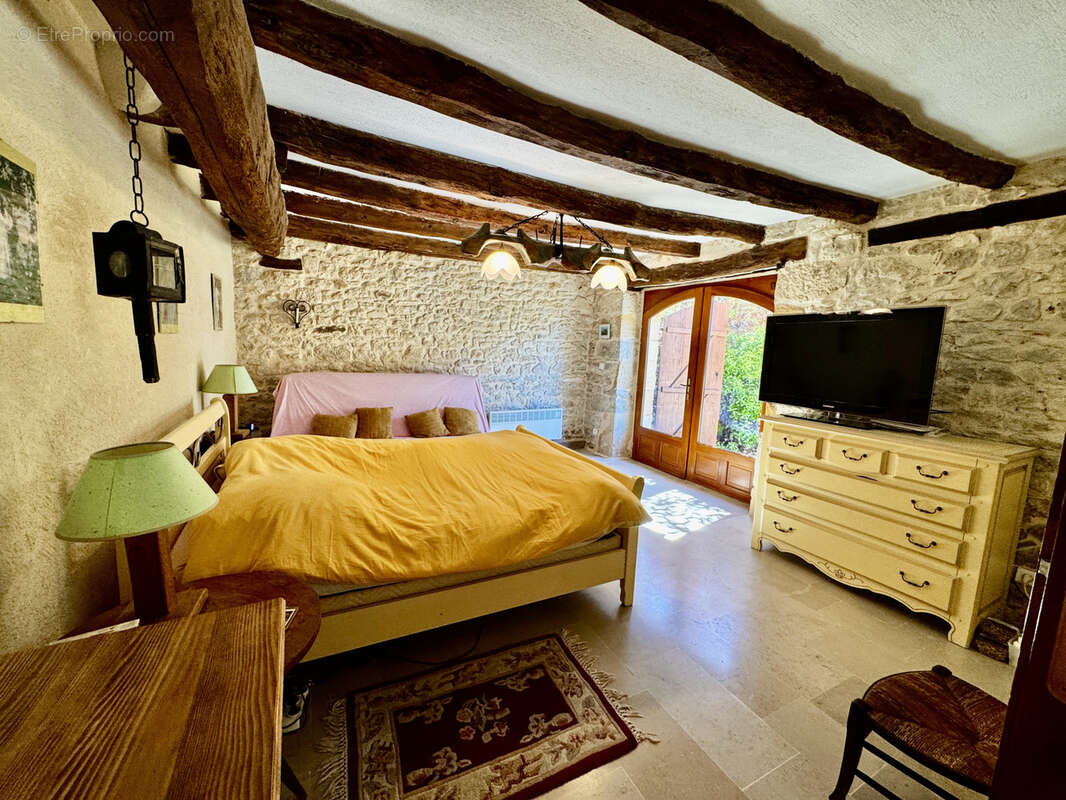 Maison à REILHAGUET