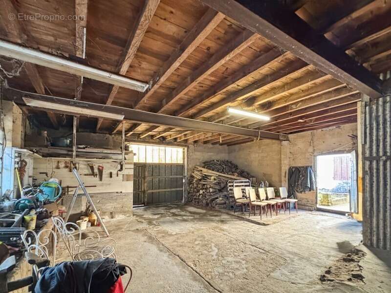 Maison à COURRENSAN