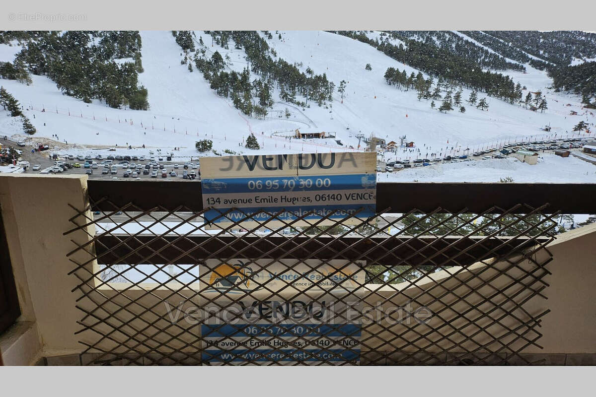 Appartement à GREOLIERES