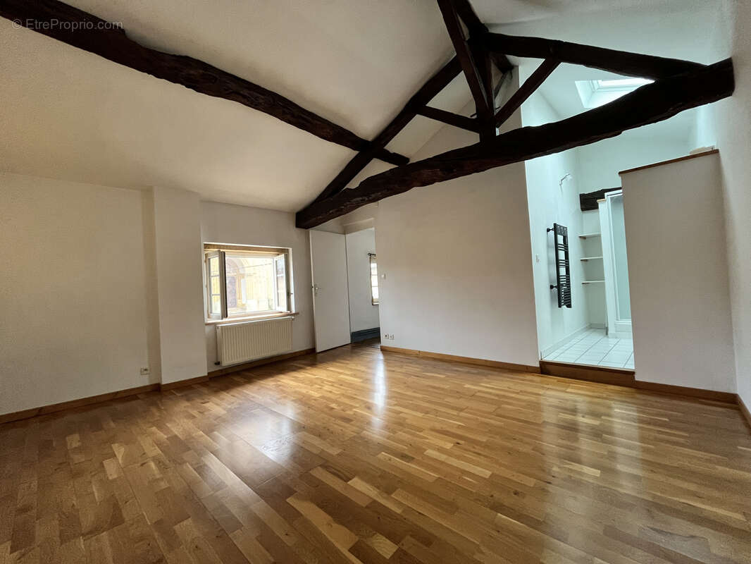 Maison à MONTMELAS-SAINT-SORLIN