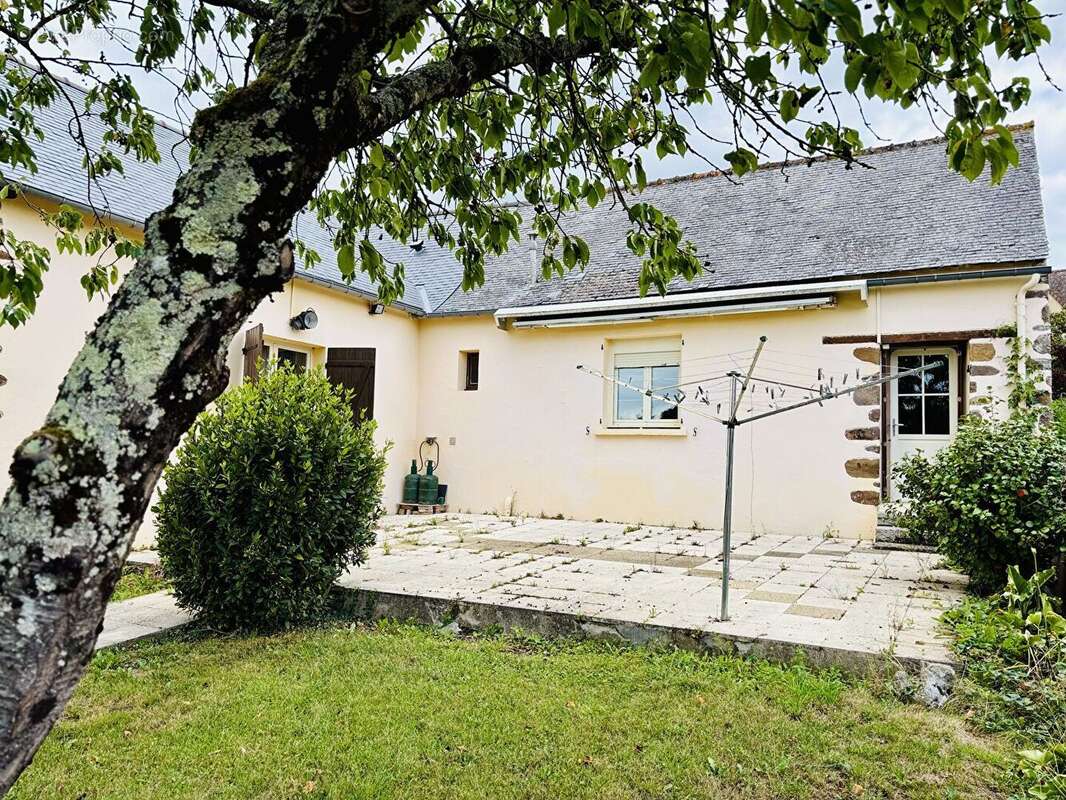 Maison avec sous-sol complet, dépendance et jardin clos de 780 m² - photo 3