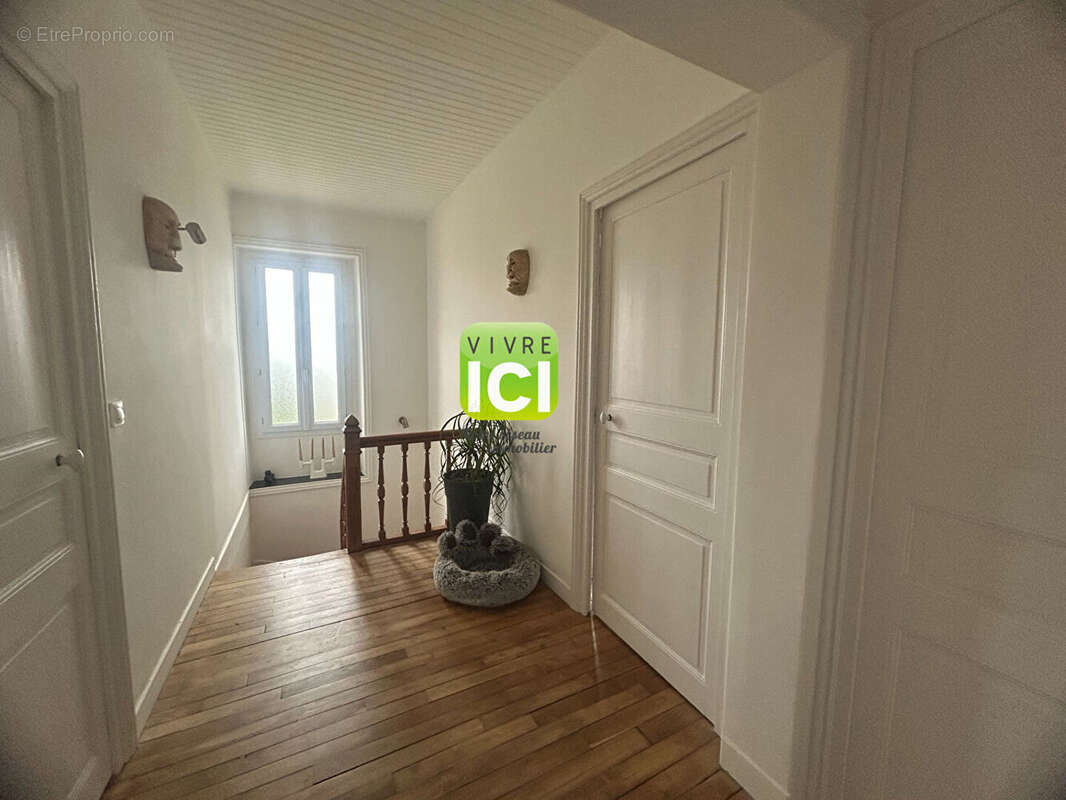 MISSILLAC - Maison de Maître en plein coeur de ville - 210 m² - Jardin remarquable - photo 9