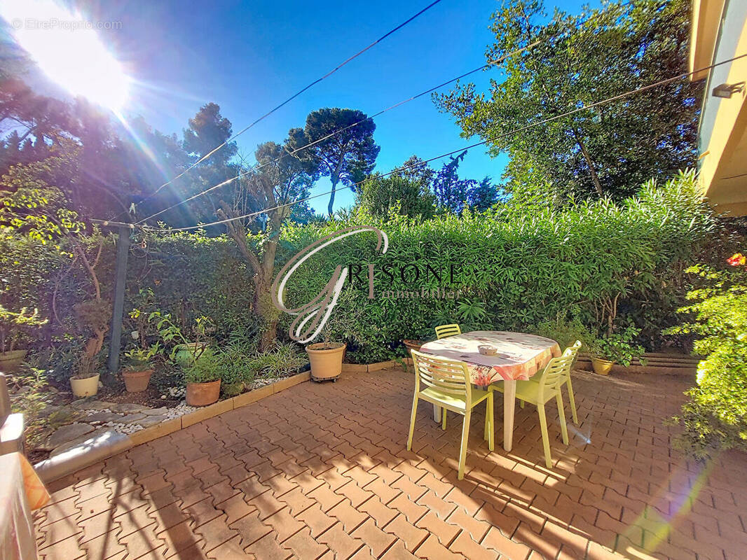 Appartement à SIX-FOURS-LES-PLAGES