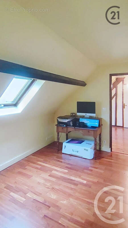 Maison à OZOUER-LE-VOULGIS