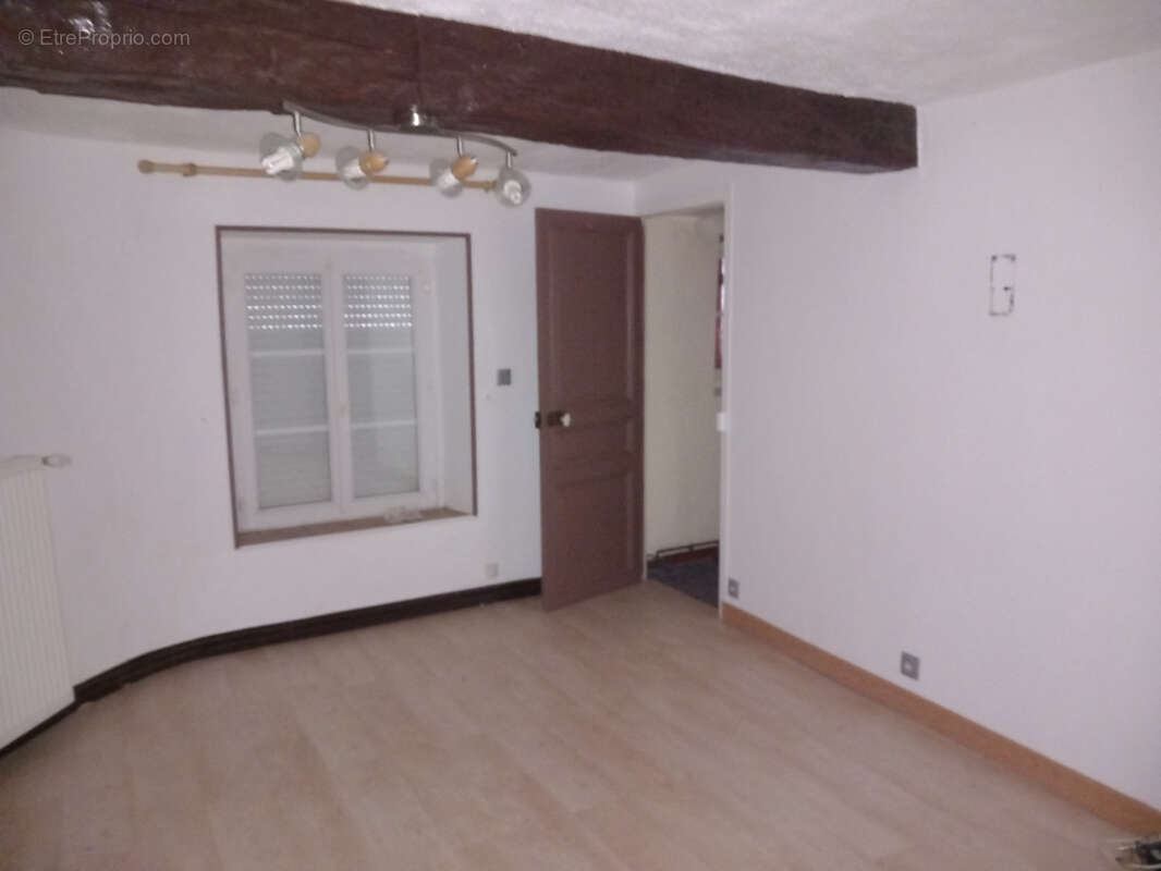 2 maisons à rafraîchir, dépendances, sur 1107m2 avec puits - photo 9