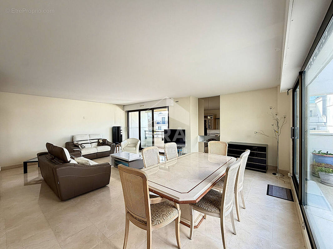 Appartement à LEVALLOIS-PERRET