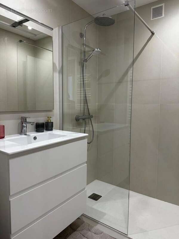 Appartement à LE CANNET