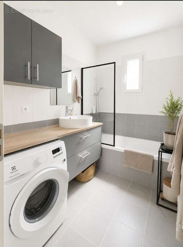 Appartement à COURNONTERRAL