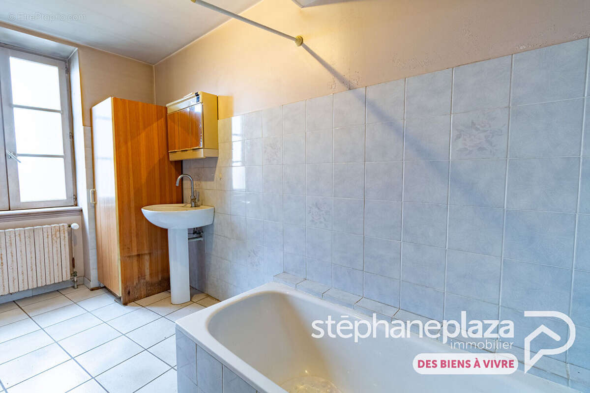 Maison à VILLIE-MORGON