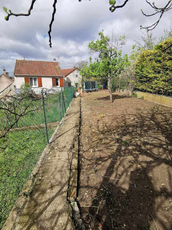 Maison à MONTEREAU-FAULT-YONNE